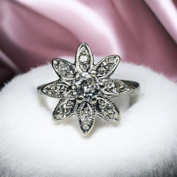 ANTIQUE- 14k White Gold- Flower Style -.25CT Diamond Cluster Ring -Sz 4.5- 3.1g - Picture 13 of 16